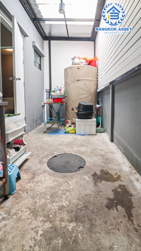 *****ทาวน์เฮ้าส์มือสองย่านนนทบุรี ม.พลีโน่ เวสต์เกต บ้านกล้วย-ไทรน้อย เนื้อที่ 17.5 ตร.ว. ฟังก์ชัน 3 ห้องนอน 2 ห้องน้ำ 2 ที่จอดรถ แถมฟรี! 2 เครื่องปรับอากาศ 1 เครื่องทำน้ำอุ่น และเฟอร์ฯ บิวท์อินทั้งหลัง บนทำเลแห่งการเดินทาง เพียง 20 นาทีก็ถึงรถไฟฟ้าสายสีม่วง "สถานีคลองบางไผ่" ใกล้ทางด่วน